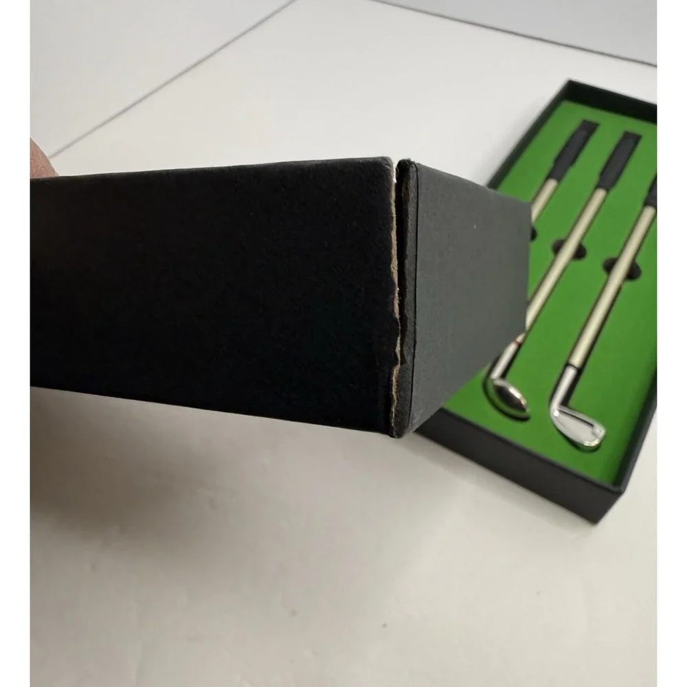 Desk Golf Pen Gift Set – Mini Putting Green‎ Box – Missing 1 Ball